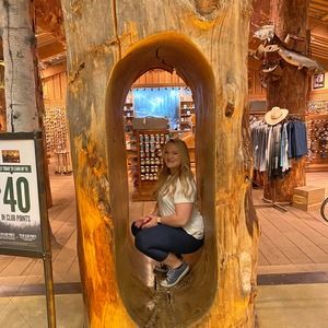 Meet your Posher, Danielle